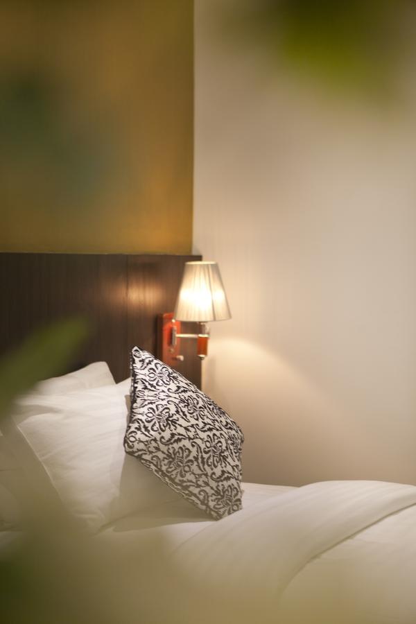 Comfy Luxury Hotel Bangalore Exterior photo
