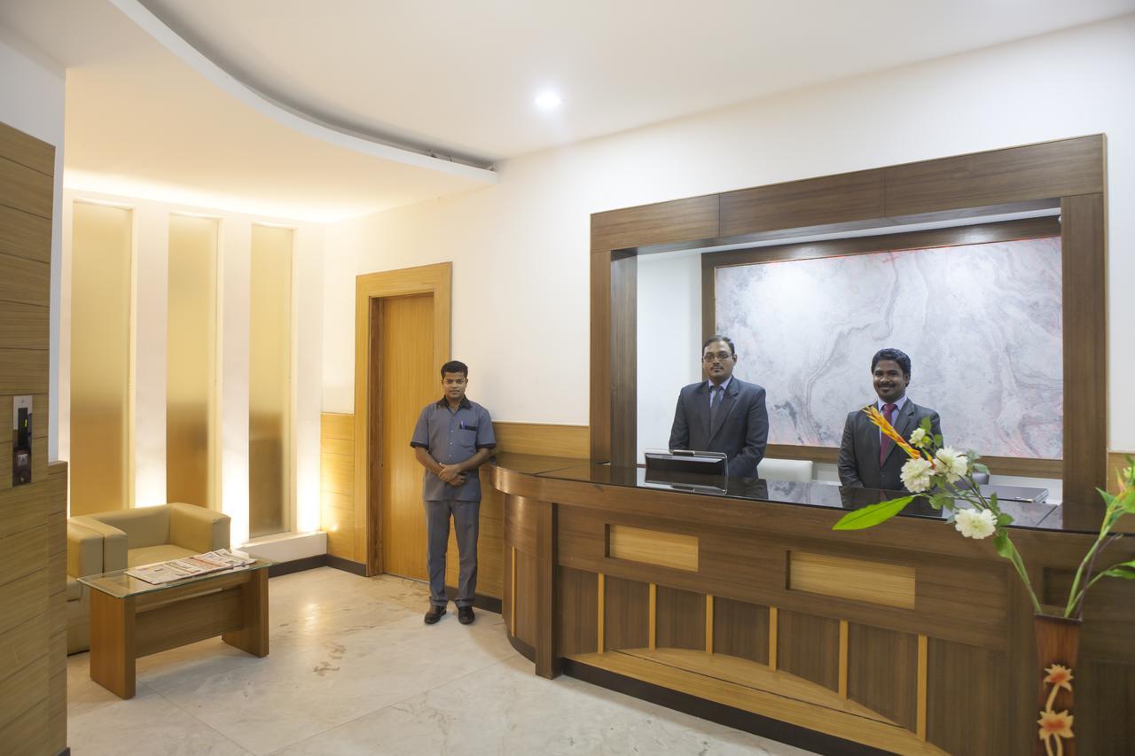 Comfy Luxury Hotel Bangalore Exterior photo