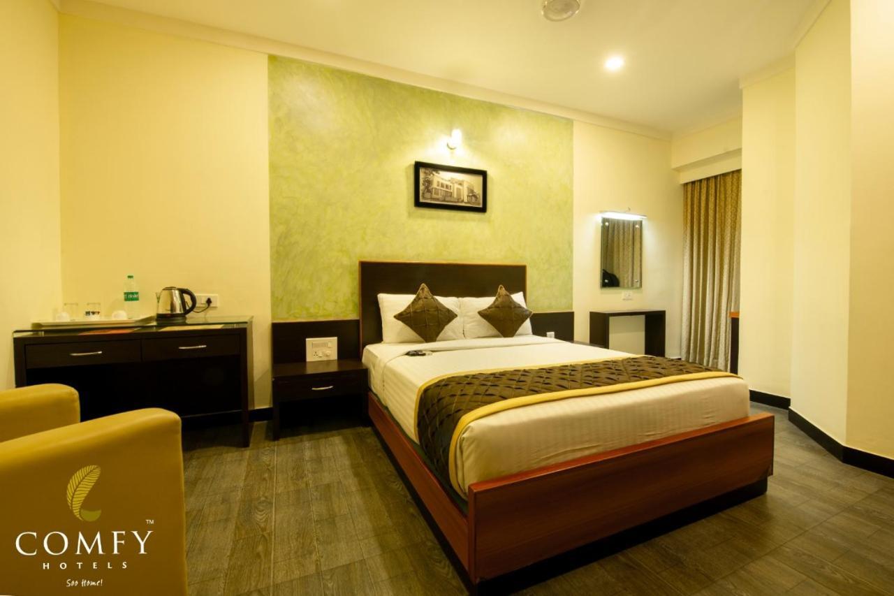 Comfy Luxury Hotel Bangalore Exterior photo