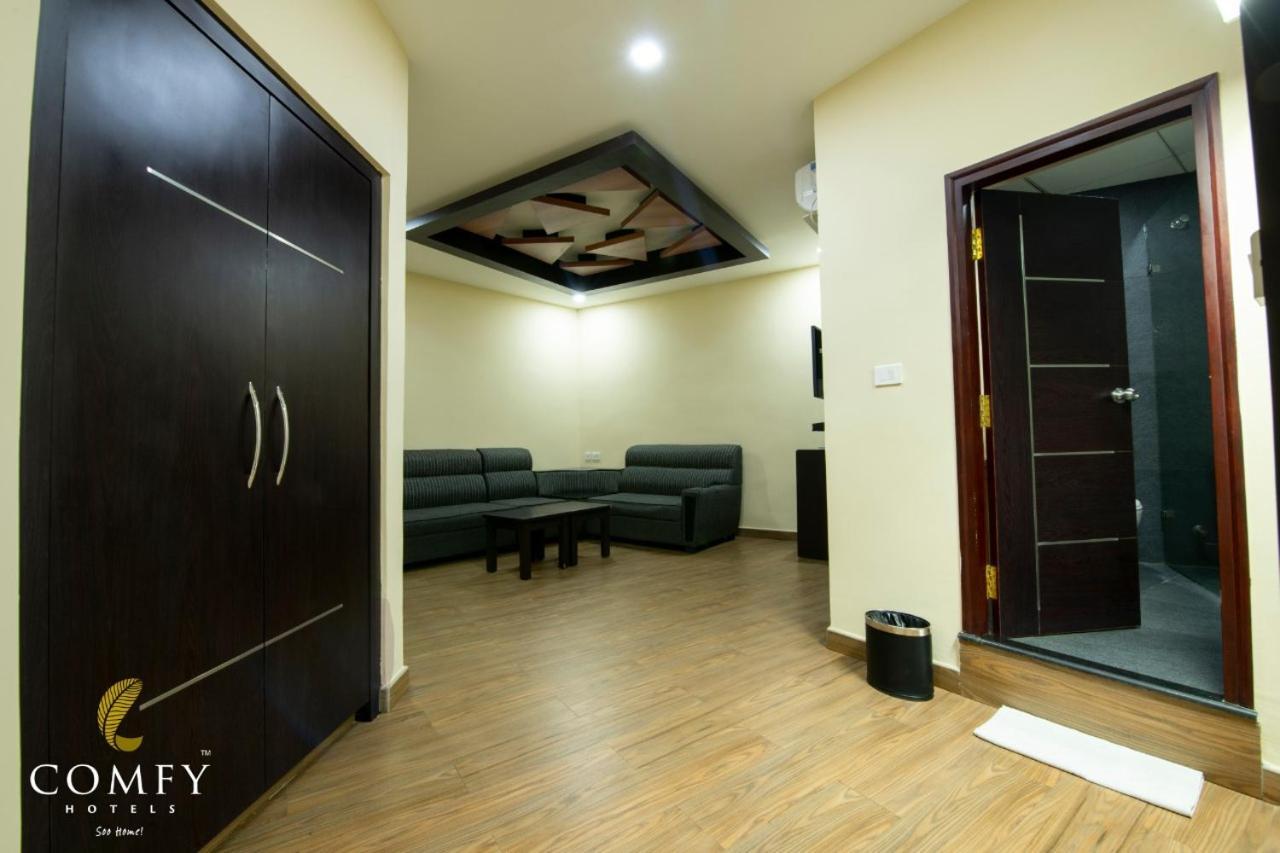 Comfy Luxury Hotel Bangalore Exterior photo